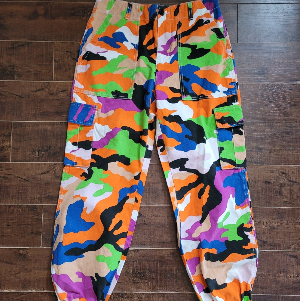 Forever 21 Size Medium Camo pants